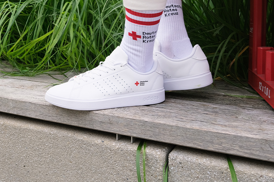 Schuhwerk, Schuh, Sneaker, Strumpfwaren, Socke
