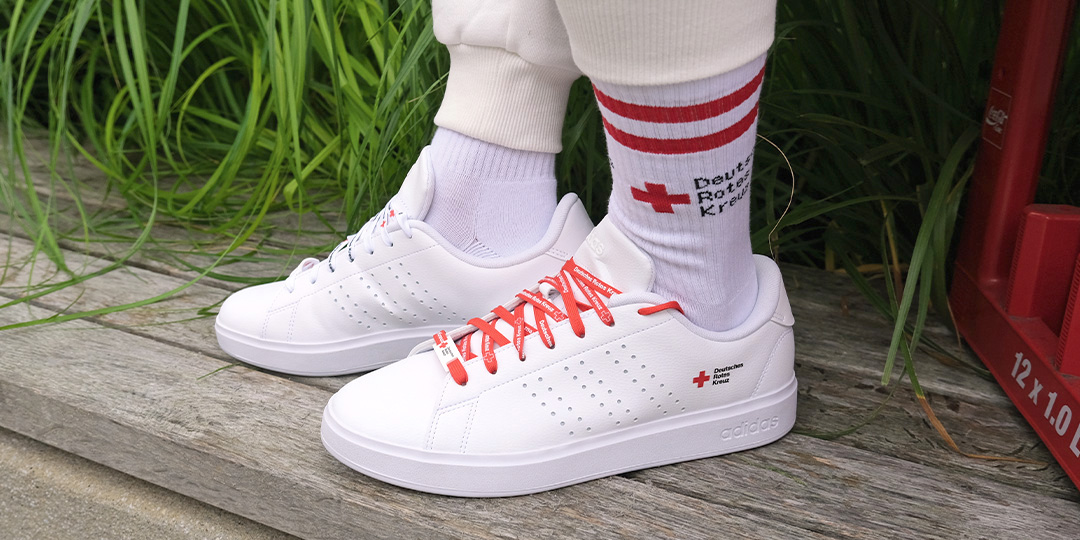 Schuhwerk, Schuh, Sneaker, Strumpfwaren, Socke