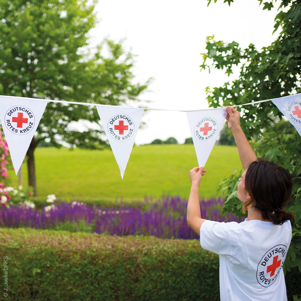 Flaggenbanner, Rotes Kreuz, Freiwillige, Banner, Outdoor-Veranstaltung