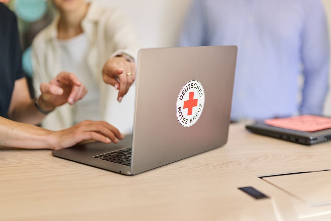 Logo, Laptop, PC, Person, Frau