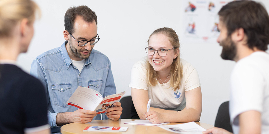 Person, Erwachsener, Männlich, Mann, Konversation